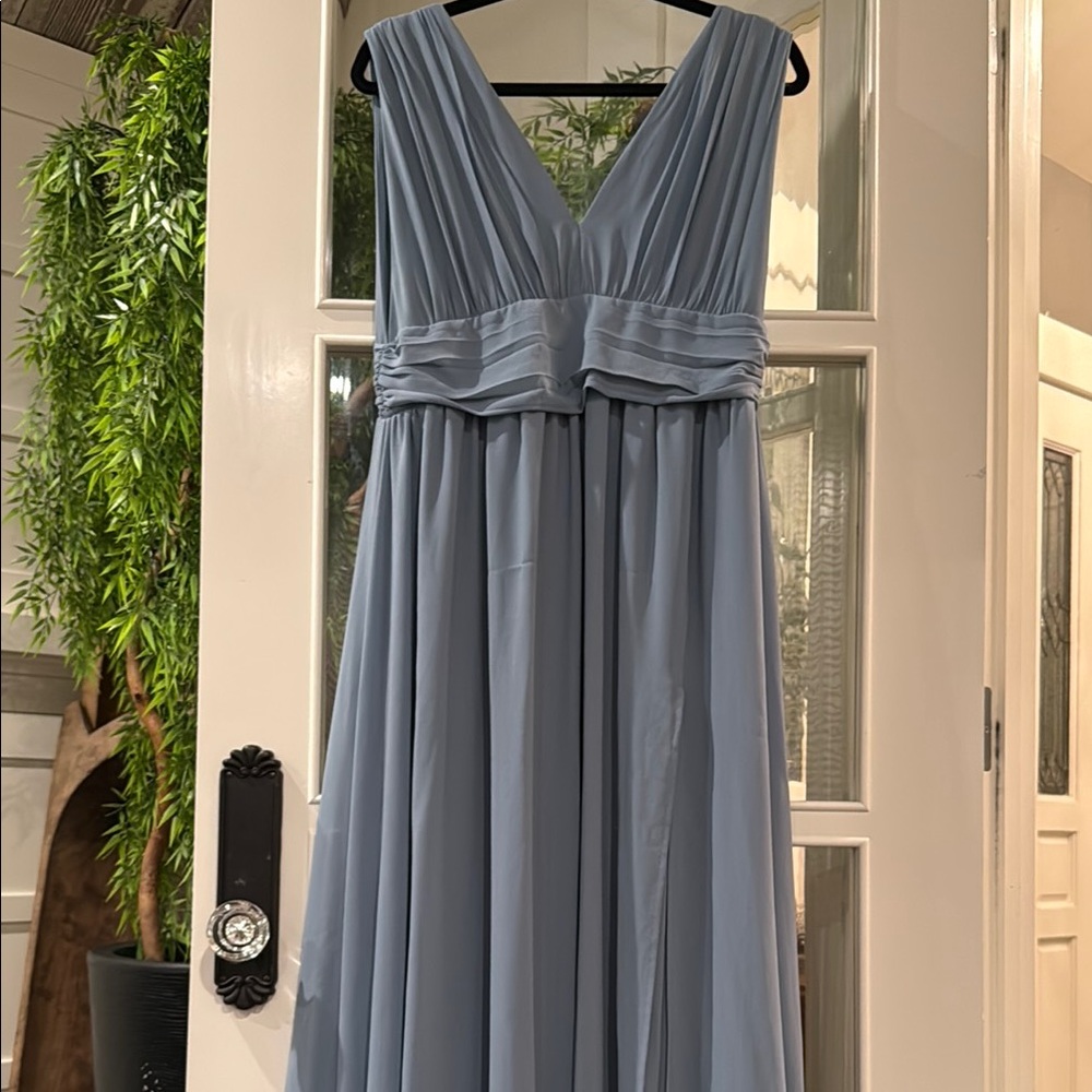 Lulu’s Elegant Blue Sleeveless Wedding Bridesmaid Guest Dress